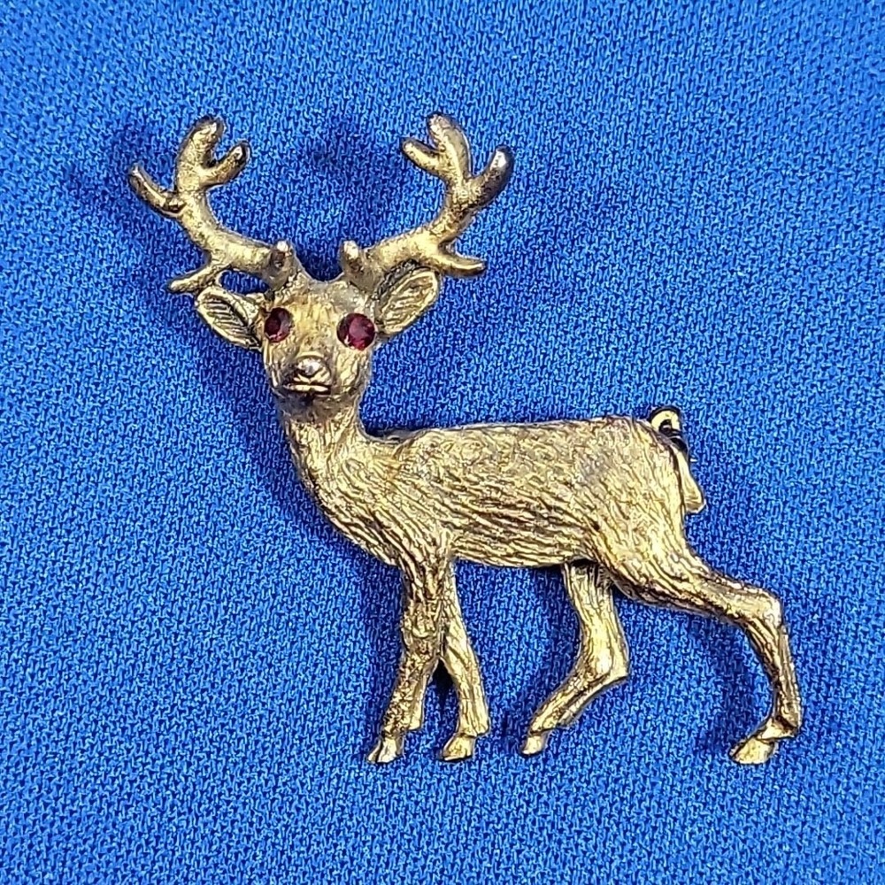 Vintage Bronze Elk Stag Pin Figural Brooch Faux Ruby Red Gem Eyes